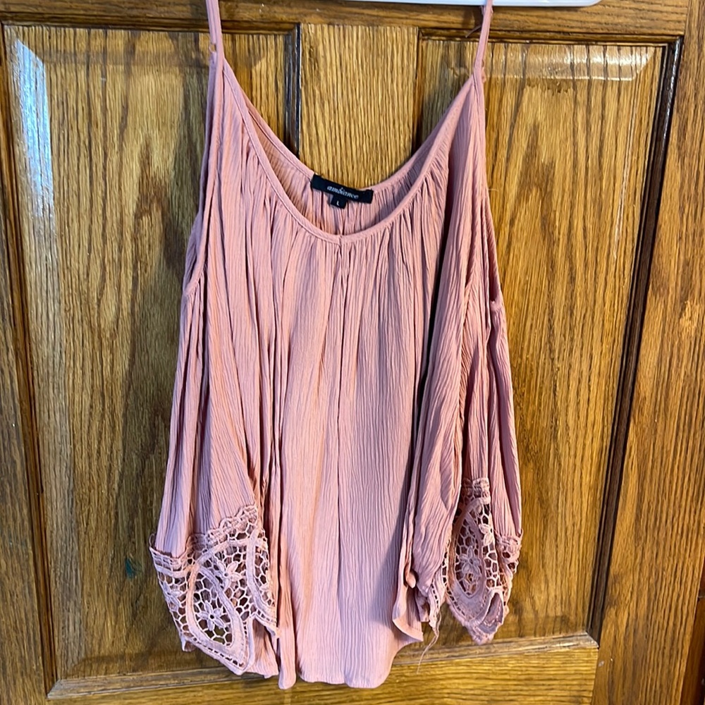 Large cut out sleeves shirt